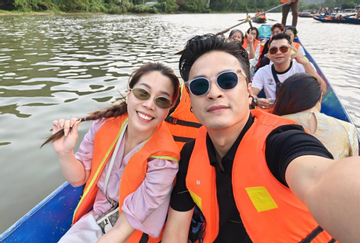 Vợ chồng Hồng Đăng ở tuổi trung niên U50 vẫn lãng mạn, tình cảm nhiều người ngưỡng mộ