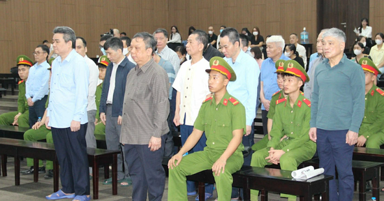 Xét xử cựu thứ trưởng Hoàng Văn Thắng: Luật sư nêu 'cái khó' của doanh nghiệp