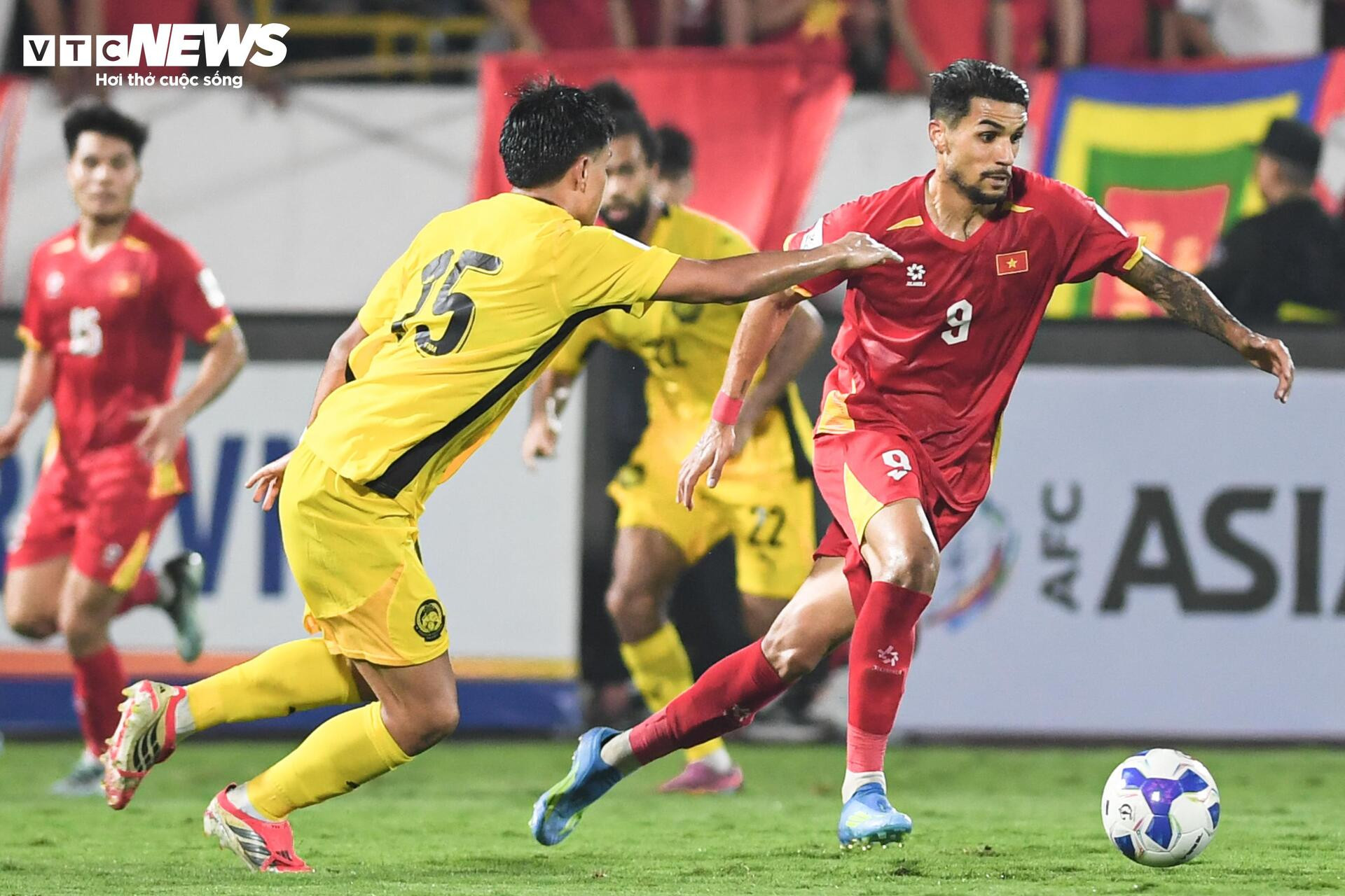 Xuân Son bùng nổ bên Hoàng Hên, HLV Malaysia cũng phải công nhận quá hay - 7