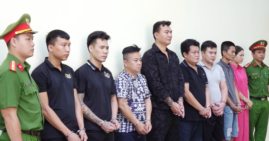 Bắt đôi vợ chồng cầm đầu công ty mua bán nợ, ‘khủng bố’ đòi nợ thuê 70 tỷ đồng