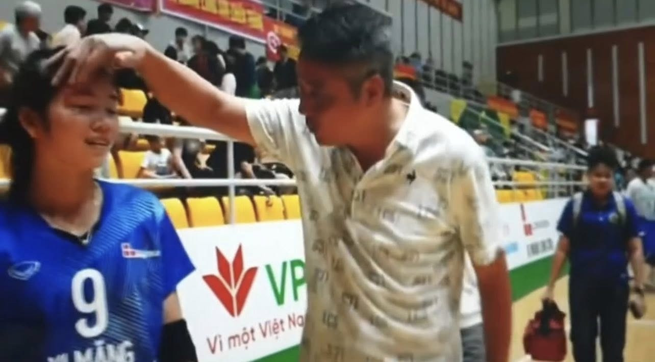 HLV Bùi Huy Sơn được nhắc nhiều nhất làng bóng chuyền hiện nay có gì đặc biệt?插图1 6694060801221066982350225923643838403219654115n