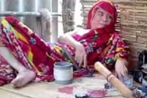 'Ma rừng' giữa đại ngàn: Hàng chục năm không tắm, không rời giường nửa bước