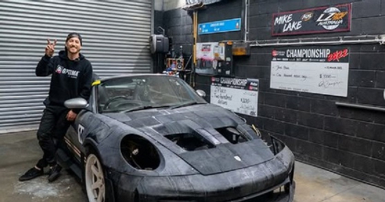 Người đàn ông in 3D chiếc Porsche 911 GT3 RS giống hệt xe thật gây sốt cộng đồng