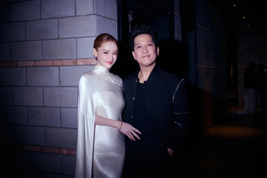 Nhã Phương thon gọn, nhan sắc thăng hạng sau khi sinh con thứ ba