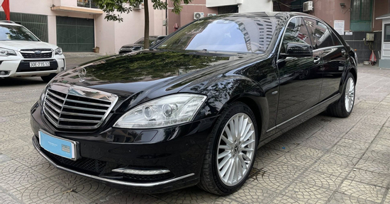 Xe doanh nhân Mercedes-Benz S500 15 năm tuổi giá rẻ ngang Toyota Vios mua mới