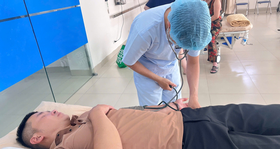 Xác minh clip tài xế taxi dùng gạch tấn công hành khách