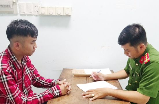 Công an bắt giữ Nguyễn Thành Tiến và đồng bọn vụ bắn súng, đâm người tại bàn nhậu