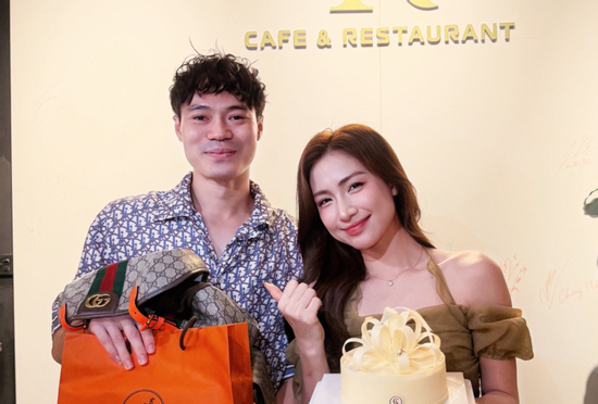 'Bóc giá' túi hiệu Hòa Minzy tặng Văn Toàn