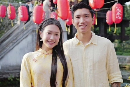 Chuyện gì xảy ra khi 'sóng gió' bủa vây cặp đôi hot nhất, nhì làng bóng đá?