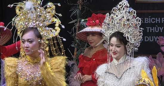 Sau ồn ào hát chui, show có con gái NSƯT Vũ Linh bị tố diễn ca khúc không xin phép