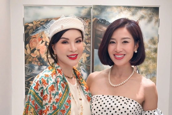 Vẻ ngoài tuổi trung niên của 'phú bà' Vbiz - Hoa khôi Thể thao vừa mời bạn bè đến thăm biệt thự 200 tỷ