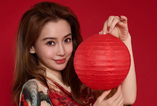 Đúng 17h30 hôm nay, thứ Ba 14/4/2026, 3 con giáp ngập trong mưa tài lộc, tiền tài thu về tới tấp