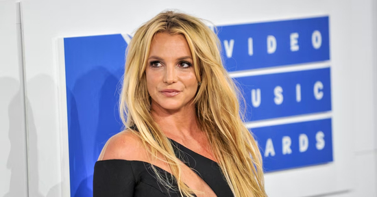 Chồng cũ 'công chúa nhạc pop' mừng vì vợ tự nguyện vào trại cai nghiện