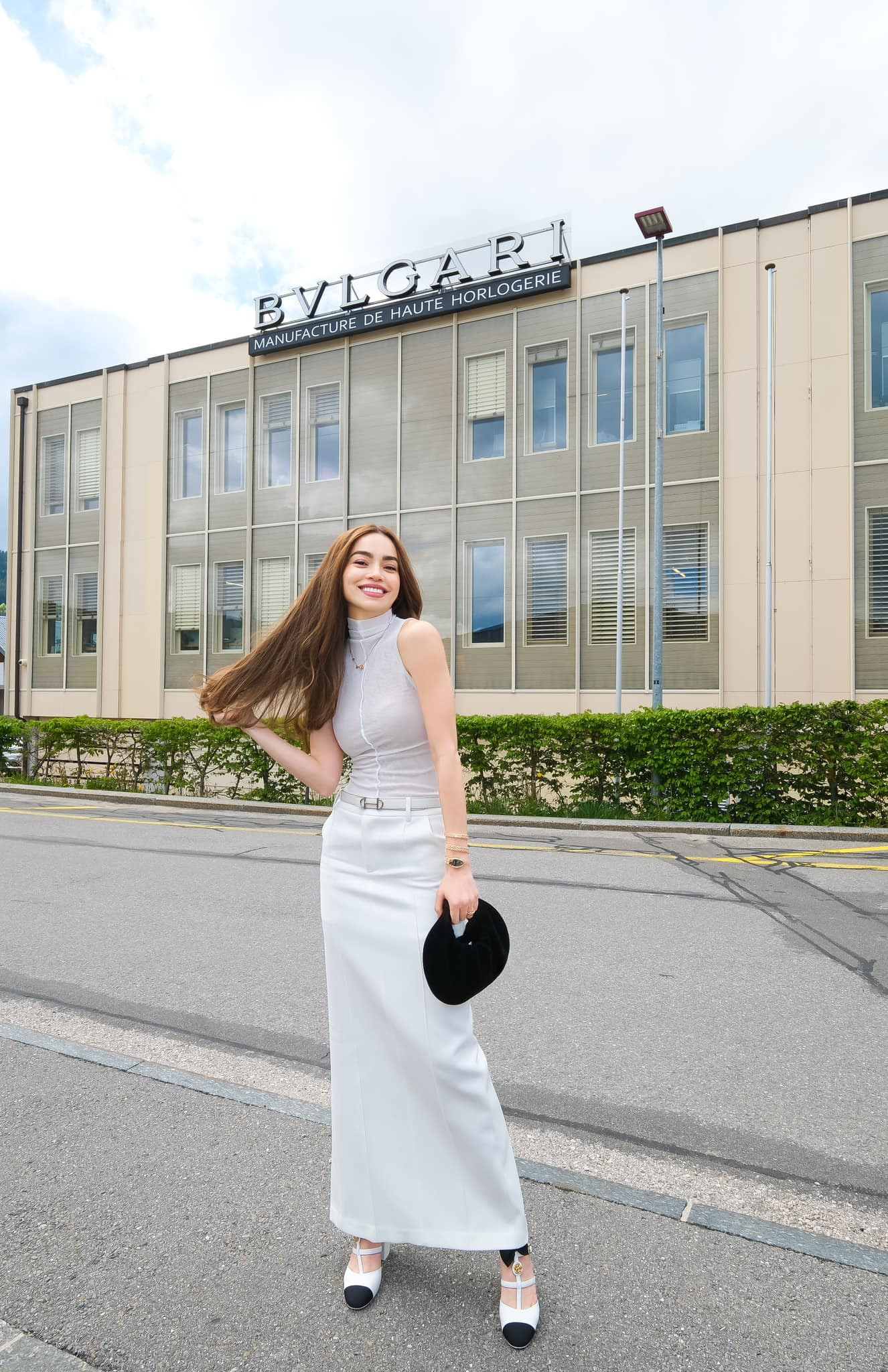 Học Hồ Ngọc Hà cách phối đồ màu trắng, tuổi trung niên cũng áp dụng được - Ảnh 7.