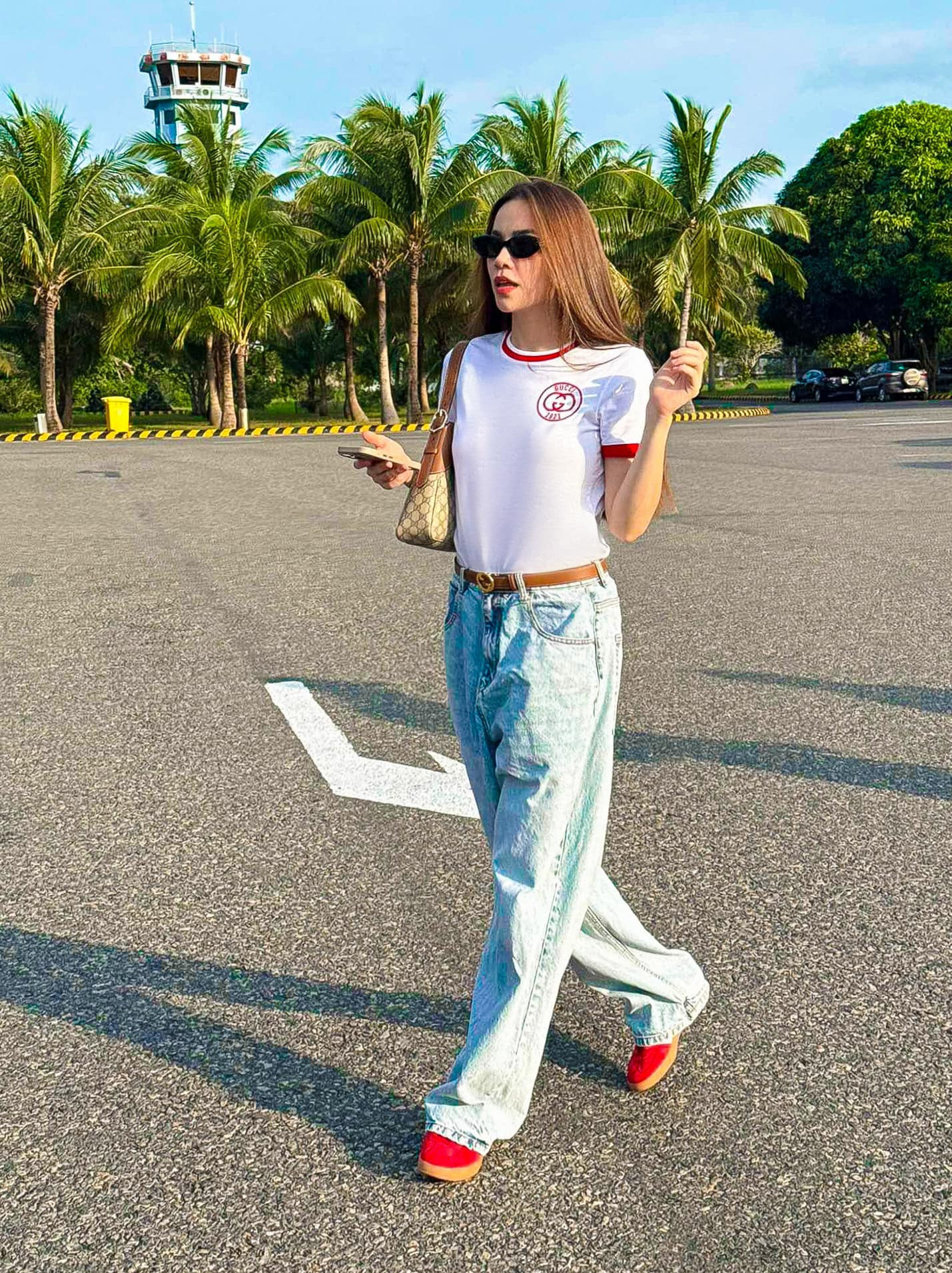 Học Hồ Ngọc Hà cách phối đồ màu trắng, tuổi trung niên cũng áp dụng được - Ảnh 13.