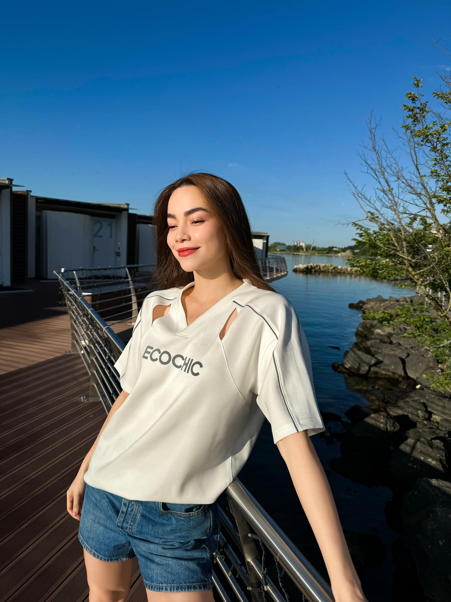 Học Hồ Ngọc Hà cách phối đồ màu trắng, tuổi trung niên cũng áp dụng được - Ảnh 14.