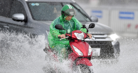 Miền Bắc sắp đón không khí lạnh, Hà Nội giảm còn 29 độ kèm mưa giông