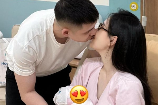 Mỹ Linh hạ sinh con đầu lòng cho Quang Vinh