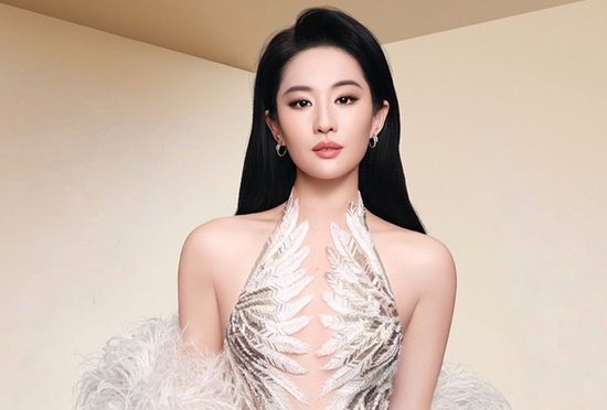 Sắc vóc 'thần tiên tỷ tỷ' Lưu Diệc Phi gây chú ý trong loạt ảnh mới