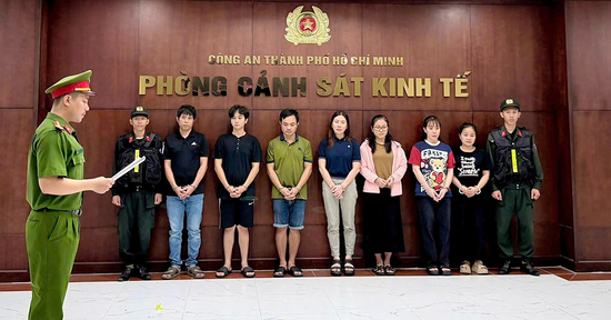 100 cảnh sát triệt phá đường dây đổ trộm hơn 20.000 tấn chất thải ra môi trường