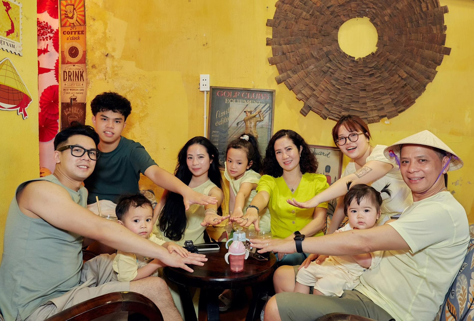 Cặp đôi nổi tiếng của màn ảnh Việt và hành trình 30 năm hôn nhân đi qua đổ vỡ đến tổ ấm viên mãn - Ảnh 5.