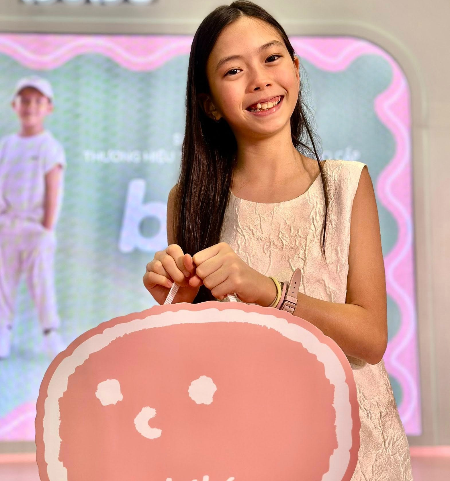 edit con gai ho ngoc ha 17 17760529887631433345365.jpeg