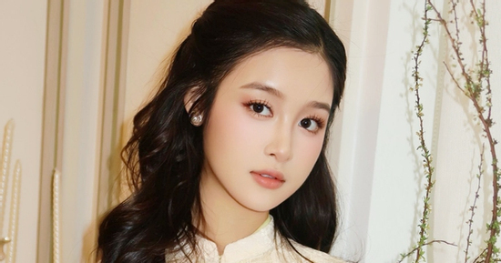 Sắc vóc đời thường nổi bật của 'Hoa khôi nhí Tây Đô' ở tuổi 18