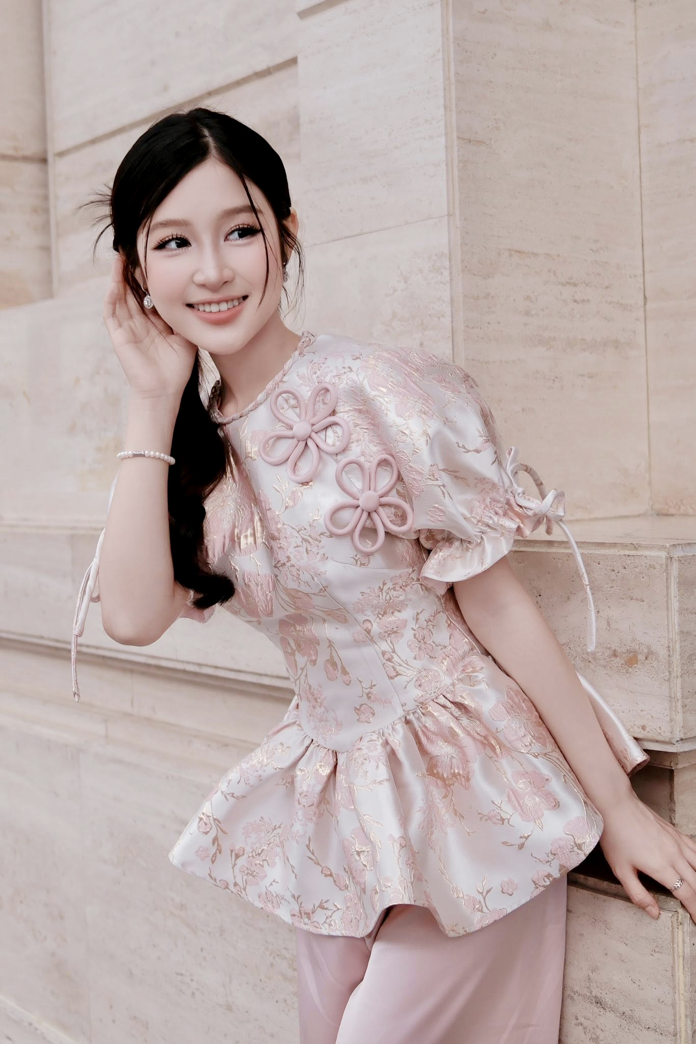 Sắc vóc đời thường gây chú ý của