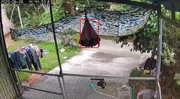 uyenphuong frame at 0m1s