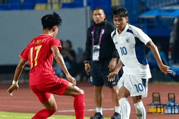 CĐV Thái Lan 'dậy sóng' khi đội nhà thua sốc Myanmar, đứng kém hơn cả Lào!