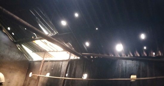 Clip mưa đá to bằng bàn tay trút xuống, người dân thốt lên ‘chưa từng thấy’