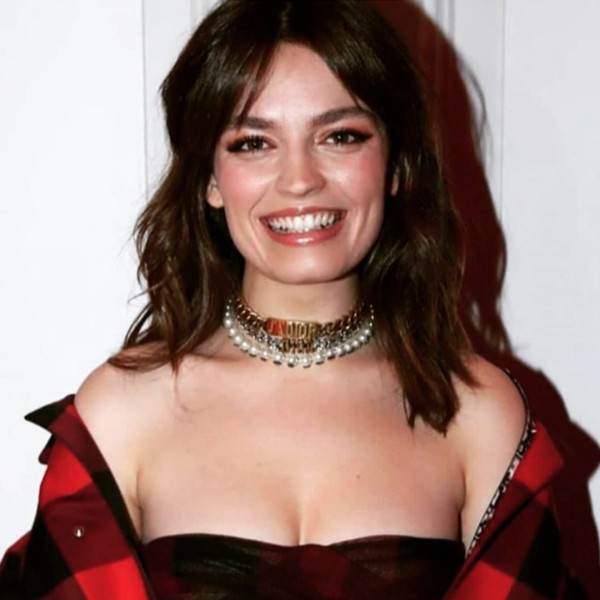 Sao phim 'Sex Education' có gương mặt đẹp như thiên thần nhờ dưỡng da hiệu quả - Ảnh 6.