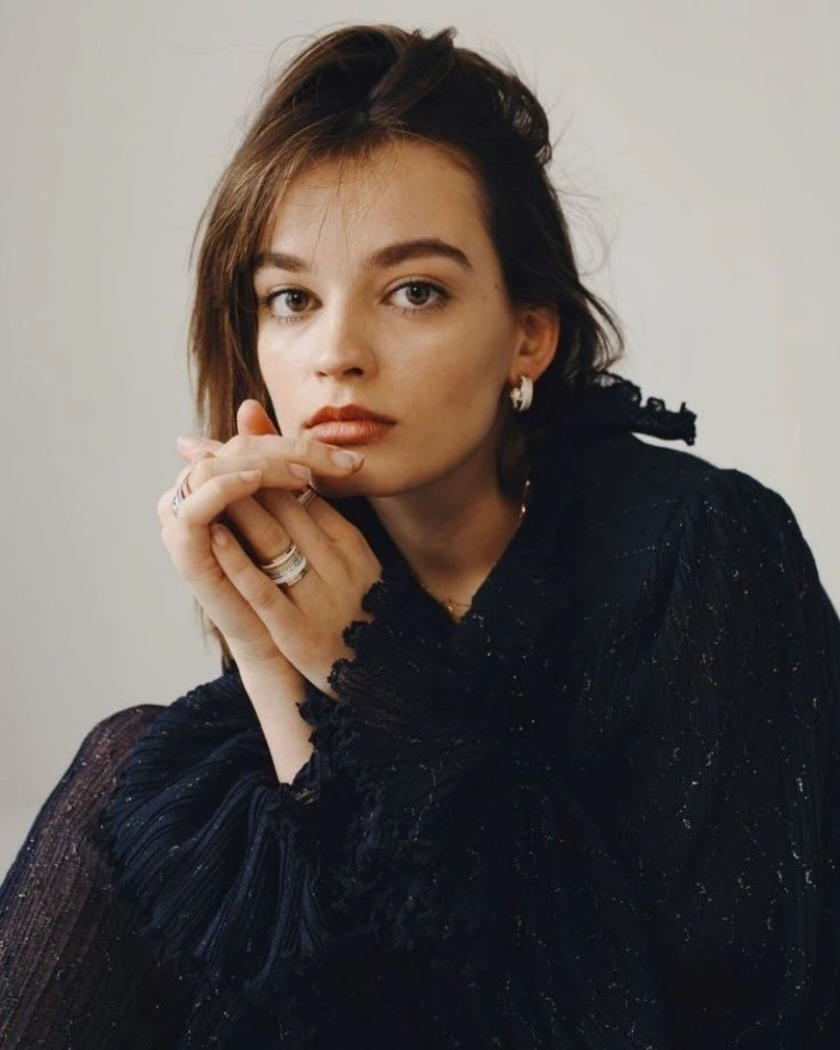 Sao phim 'Sex Education' có gương mặt đẹp như thiên thần nhờ dưỡng da hiệu quả - Ảnh 10.