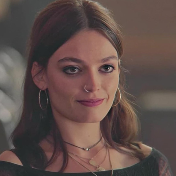 Sao phim 'Sex Education' có gương mặt đẹp như thiên thần nhờ dưỡng da hiệu quả - Ảnh 3.