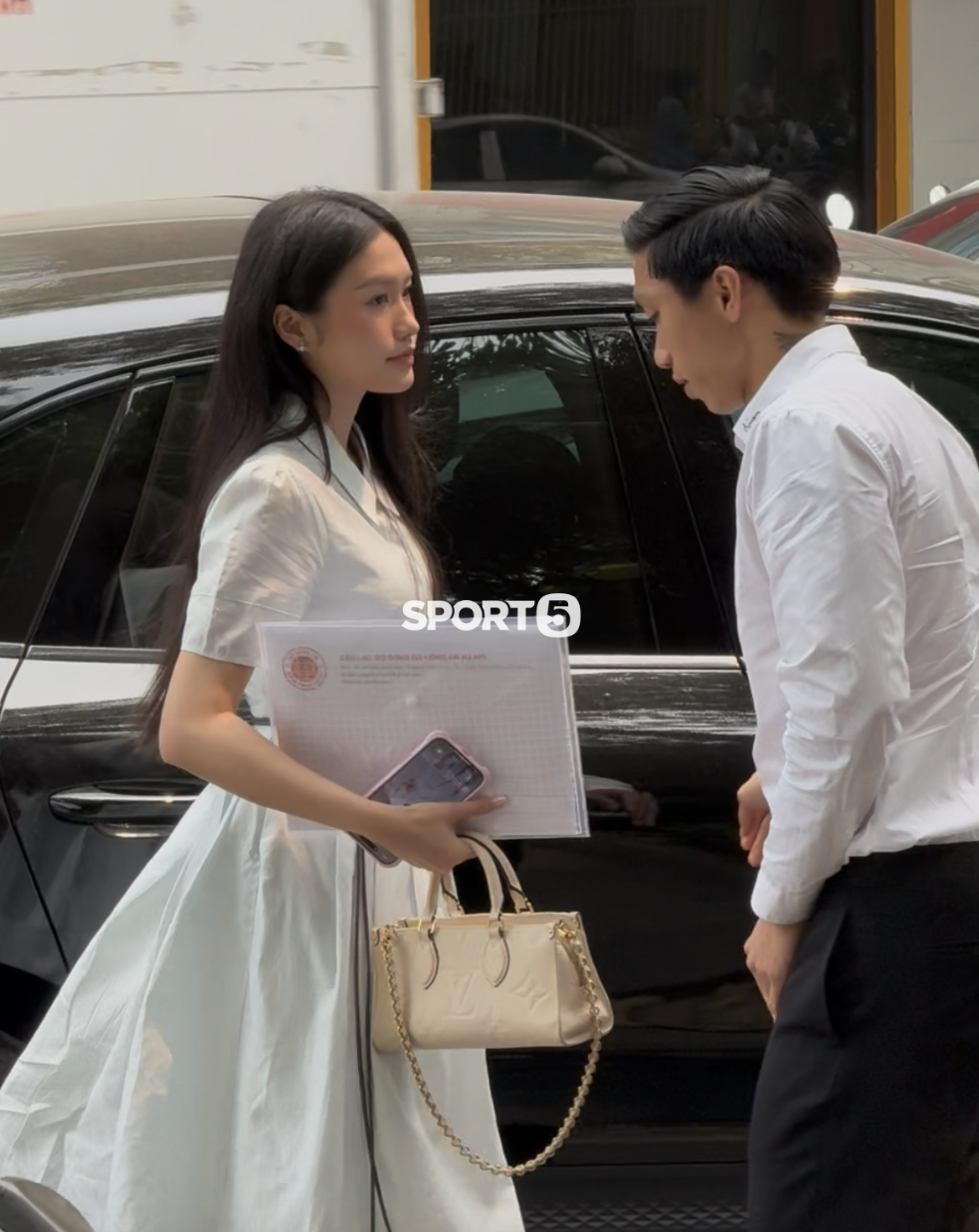 Đoàn Văn Hậu gia hạn hợp đồng 2026 , Doãn Hải My tỏa sáng bên chồng - Ảnh 4.