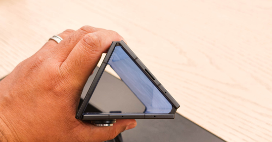 Hãng điện thoại hàng đầu thế giới tham vọng chiếc smartphone gập ‘điên rồ’