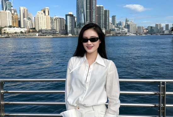 Hình ảnh mới nhất của Hoa hậu Ý Nhi ở Úc gây chú ý