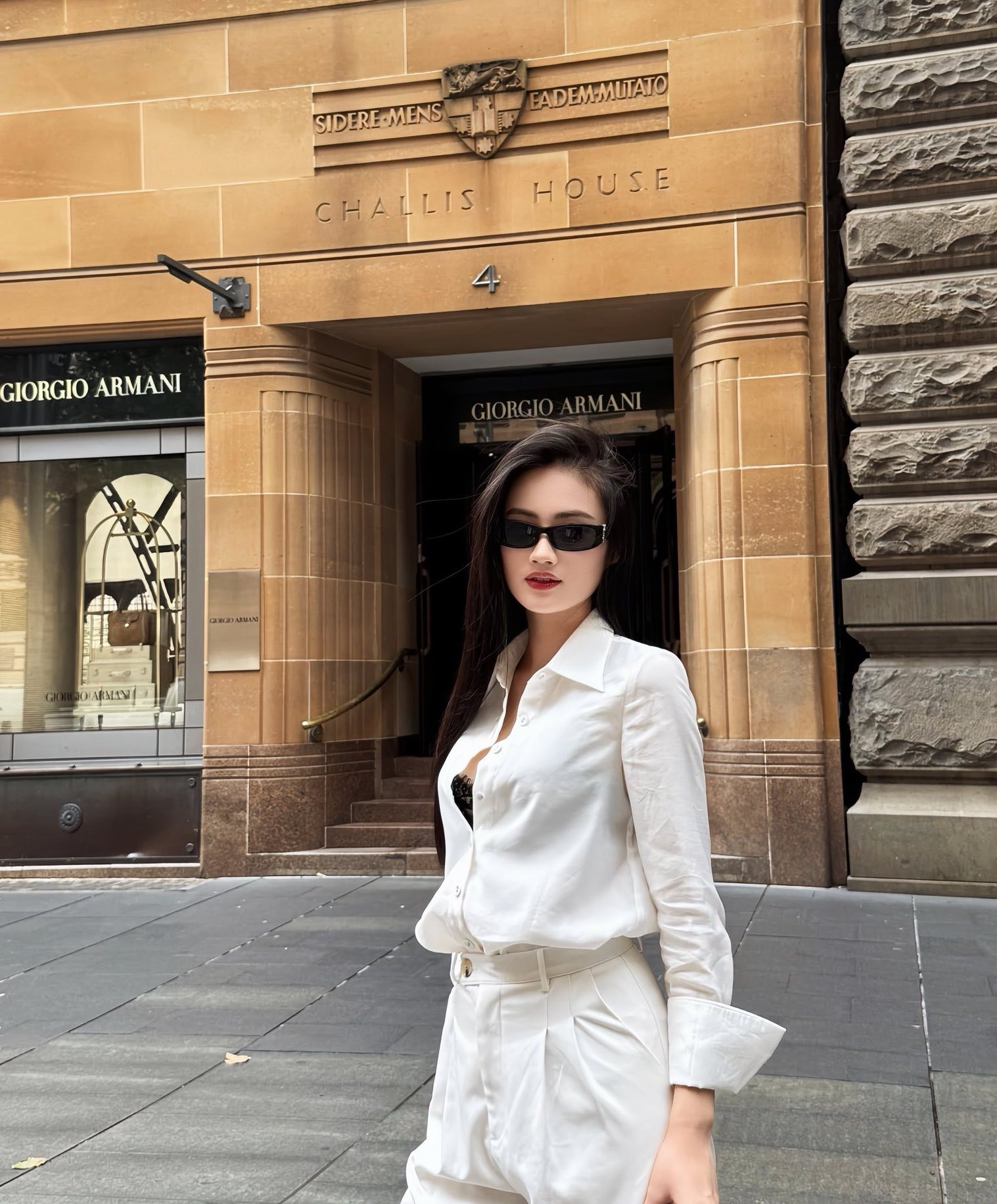 Hình ảnh mới nhất của Ý Nhi ở Úc gây chú ý với phong cách giản dị và quyến rũ - Ảnh 3.