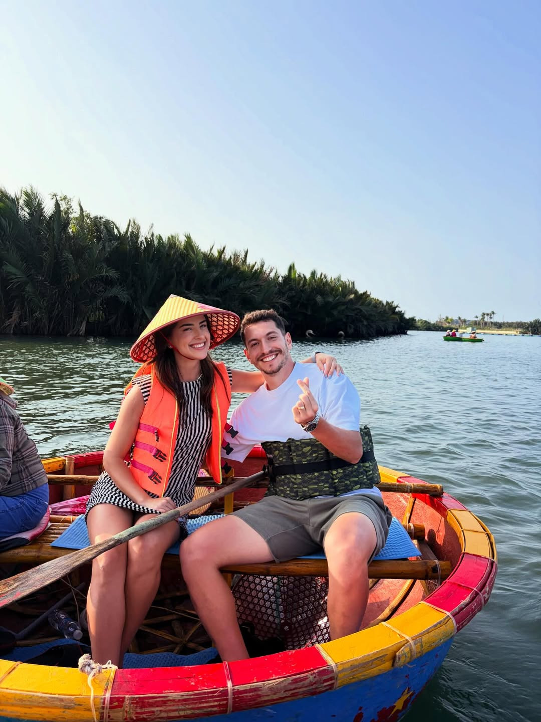 talvez cam thanh tenha ficado turistica demais depois que os basket boats viralizaram mas hoi a1