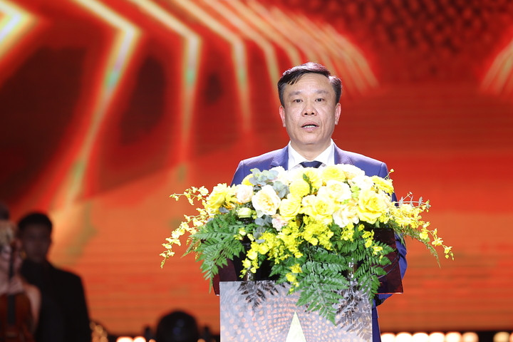 Ông Nguyễn Thiện Thuật - Tổng biên tập Báo Thể thao và Văn hoá, Trưởng Ban tổ chức Giải thưởng Cống hiến 2026 phát biểu.