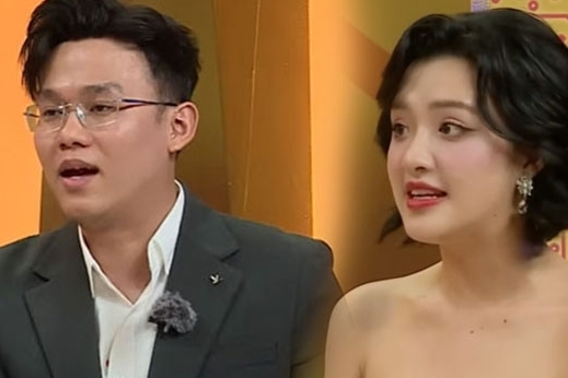 Yêu á hậu, chàng trai có màn cầu hôn ‘dở khóc dở cười’ lúc đêm khuya