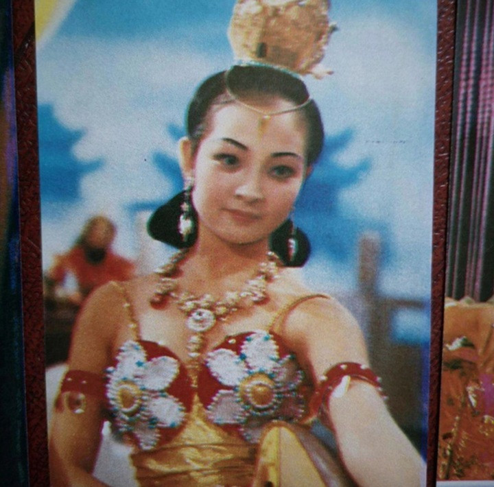 Mã Linh đóng vai cung nữ tiệc bàn đào trong