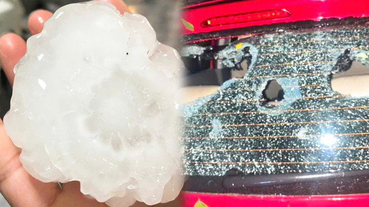 Mưa đá to như quả trứng trút xuống xã Bắc Hà vào rạng sáng 16/4 gây hư hỏng mái nhà, làm vỡ kính ô tô. (Ảnh: N.N.)