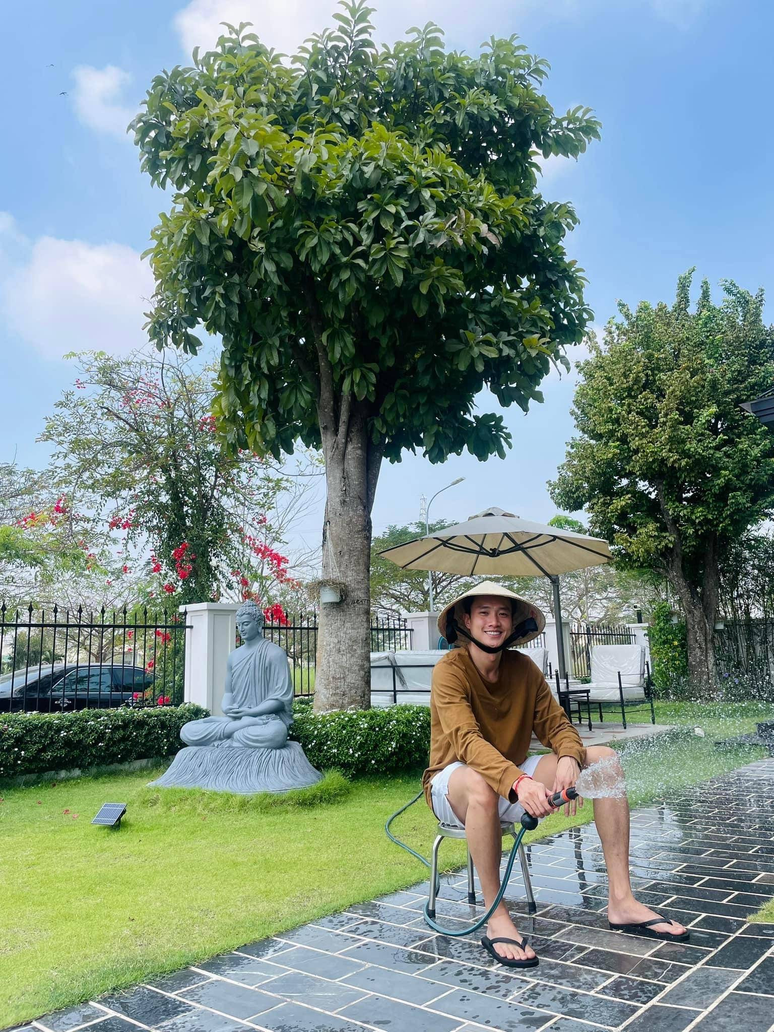 Nam diễn viên U40 độc thân, đẹp trai, giàu có: Chọn cách nhìn nhẹ nhàng hơn về cuộc đời - Ảnh 1.