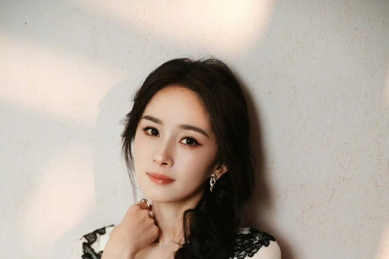 Đúng 7h30 ngày mai, Chủ Nhật 19/4/2026, 3 con giáp vận trình như cá chép hóa rồng, vận may ập đến