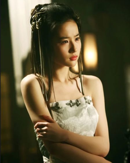 Lưu Diệc Phi từng 'đổi đời' nhờ đóng cảnh nóng trong 'Đồng Tước Đài' - Ảnh 2