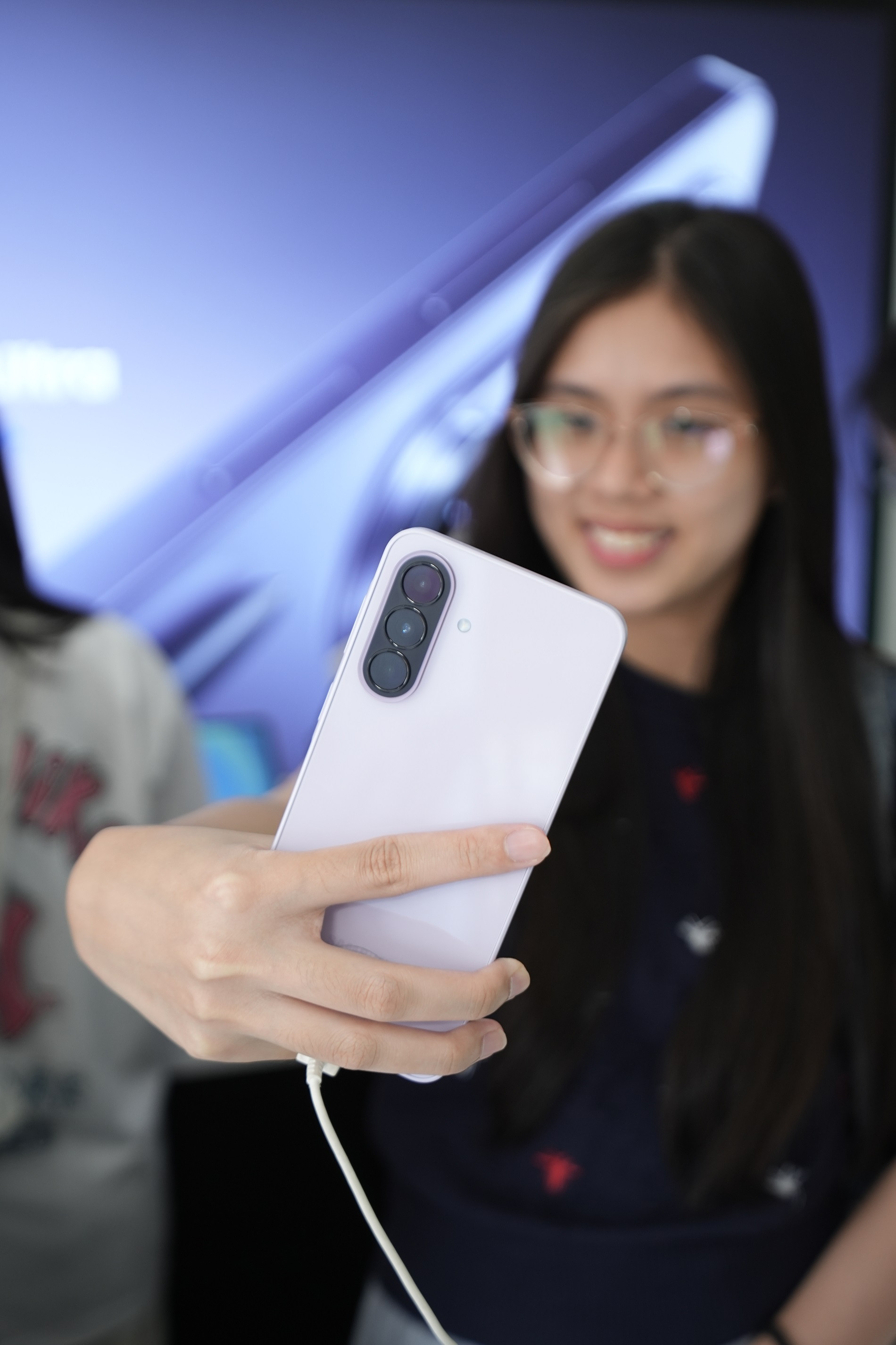 ‘Choáng’ với lượng SUNDAYs đổ về Thế Giới Di Động săn vé đêm nhạc Samsung và quà tặng độc quyền hợp tác cùng HIEUTHUHAI插图3 anh 5 (1).jpg