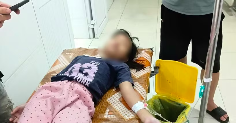 Người phụ nữ bị bắt vì pha sữa cho con bằng nước rửa kim tiêm ma túy插图1 Người phụ nữ bị bắt vì pha sữa cho con bằng nước rửa kim tiêm ma túy插图1