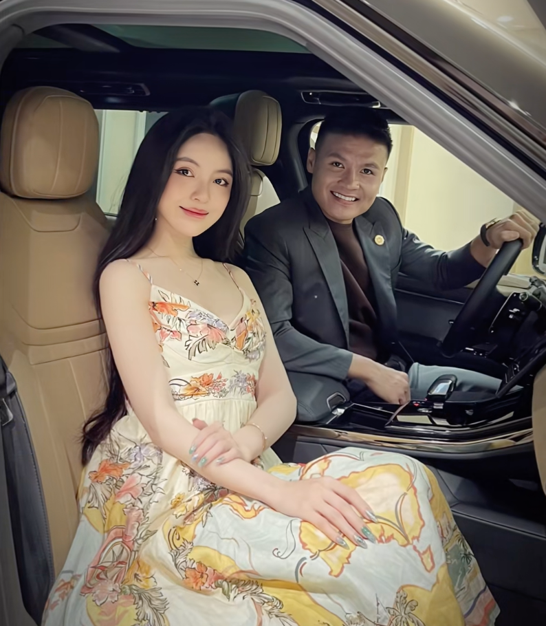 Chu Thanh Huyền lái xế hộp đưa con về thăm quê chồng, mối quan hệ với mẹ Quang Hải gây chú ý插图2 screen shot 2026 04 19 at 071942