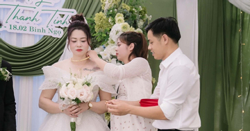 Cô dâu U50 ở Hưng Yên tái hôn sau 28 năm, đám cưới 55 mâm rộn ràng